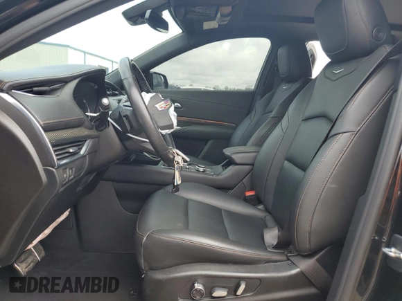 2021 Cadillac XT4 FWD Sport with VIN 1GYFZER42MF024204, listed as a Copart auction lot 63955904 with 31,262 mi miles and Salvage Title. Bid and sale history available at DreamBid. Image 7.