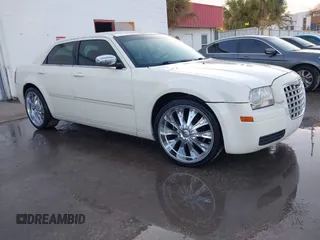 2007 Chrysler 300 with VIN 2C3KA43R87H704299, listed as a IAAI auction lot 41531011 with 179,325 mi miles. Bid and sale history available at carsss.com. Image 1.
