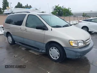 2000 Toyota Sienna LE with VIN 4T3ZF13C5YU315823, listed as a IAAI auction lot 42232438 with 248,010 mi miles and . Bid and sale history available at DreamBid. Image 1.
