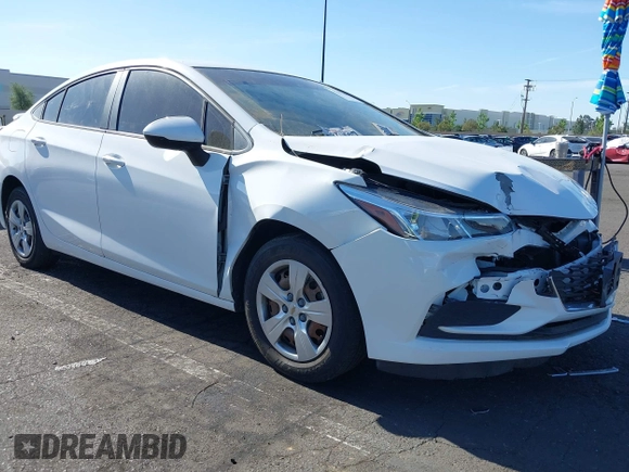 2017 Chevrolet Cruze LS z VIN 1G1BC5SMXH7181536, wystawiony jako IAAI lot #42317266 z przebiegiem 124 380 mil mil oraz . Historia ofert i sprzedaży dostępna na DreamBid. Obrazek 1.