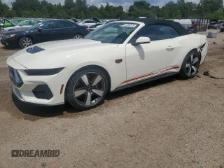 2025 Ford Mustang GT Premium with VIN 1FAGP8FF6S5113466, listed as a Copart auction lot 61389075 with 810 mi miles and Salvage title. Bid and sale history available at DreamBid. Image 1.