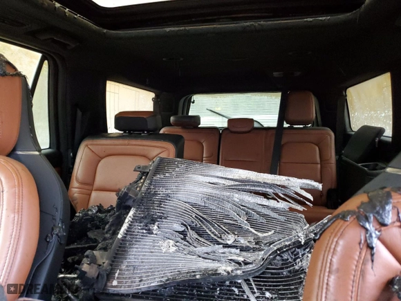 2020 Lincoln Navigator L Reserve with VIN 5LMJJ3LTXLEL23707, listed as a Copart auction lot 79287704 with NaN miles and Non Repairable. Bid and sale history available at carsss.com. Image 10.