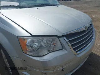 2008 Chrysler Town & Country Touring with VIN 2A8HR54P78R838906, listed as a IAAI auction lot 42203581 with 150,000 mi miles and . Bid and sale history available at DreamBid. Image 16.