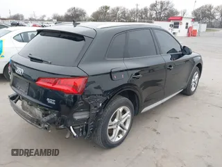 2018 Audi Q5 Premium with VIN WA1ANAFY1J2141197, listed as a IAAI auction lot 41427699 with 85,263 mi miles. Bid and sale history available at carsss.com. Image 4.