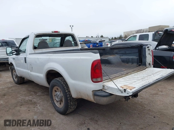 2005 Ford F-250 XL z VIN 1FTNF20585EB02605, wystawiony jako IAAI lot #41308941 z przebiegiem 223 607 mil mil oraz . Historia ofert i sprzedaży dostępna na DreamBid. Obrazek 3.