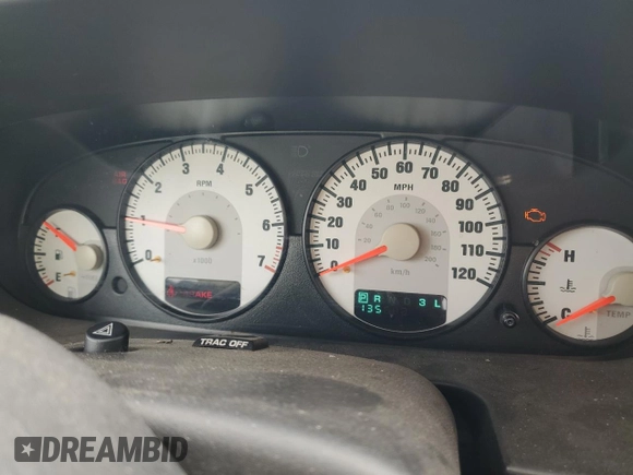 2005 Dodge Stratus SXT z VIN 1B3EL46X25N574295, wystawiony jako Copart lot #51846645 z przebiegiem 135 642 mil mil oraz Czysty tytuł • Clean title. Historia ofert i sprzedaży dostępna na DreamBid. Obrazek 9.