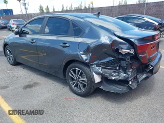 2023 Kia Forte LXS z VIN 3KPF24ADXPE608509, wystawiony jako IAAI lot #42257038 z przebiegiem 19 283 mil mil oraz . Historia ofert i sprzedaży dostępna na DreamBid. Obrazek 3.