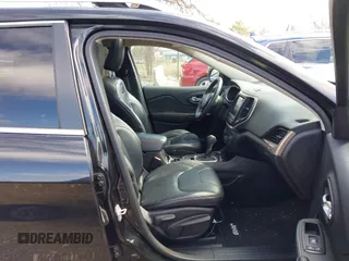 2014 Jeep Cherokee Limited with VIN 1C4PJMDS2EW153305, listed as a IAAI auction lot 41908007 with 88,015 mi miles. Bid and sale history available at carsss.com. Image 5.