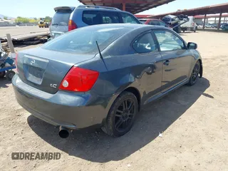 2006 Scion tC z VIN JTKDE177060115047, wystawiony jako IAAI lot #41967294 z przebiegiem 251 237 mil mil oraz . Historia ofert i sprzedaży dostępna na DreamBid. Obrazek 4.