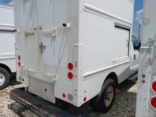 2015 Ford F-250 XL с VIN 1FDBF2B60FED21726, выставлен на аукционе IAAI как лот 42459683 с пробегом 355 935 миль миль и . История ставок и продаж доступна на DreamBid. Изображение 4.