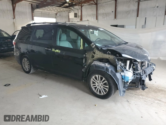 2017 Toyota Sienna XLE Auto Access Seat z VIN 5TDYZ3DC6HS799757, wystawiony jako Copart lot #60810605 z przebiegiem 195 449 mil mil oraz Szkoda całkowita • Salvage title. Historia ofert i sprzedaży dostępna na DreamBid. Obrazek 4.