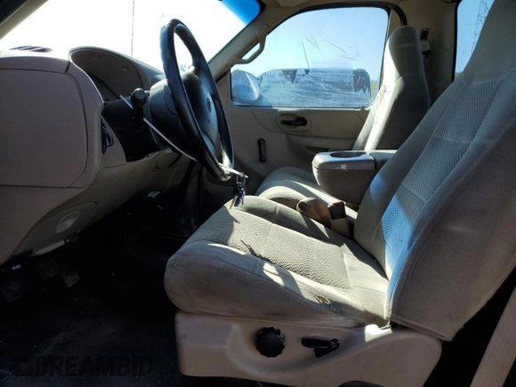 2001 Ford F-150 XL z VIN 3FTZF17211MA71306, wystawiony jako Copart lot #57824475 z przebiegiem 186 866 mil mil oraz Szkoda całkowita • Salvage title. Historia ofert i sprzedaży dostępna na DreamBid. Obrazek 7.