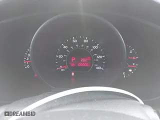 2014 Kia Soul with VIN KNDJN2A28E7111086, listed as a IAAI auction lot 41280944 with 122,006 mi miles. Bid and sale history available at carsss.com. Image 7.