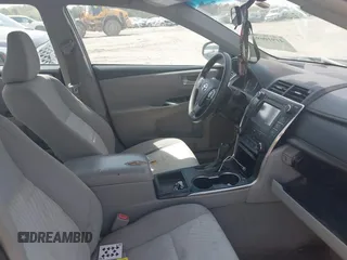 2017 Toyota Camry XLE with VIN 4T1BF1FK8HU715100, listed as a IAAI auction lot 41910692 with 113,438 mi miles. Bid and sale history available at carsss.com. Image 5.