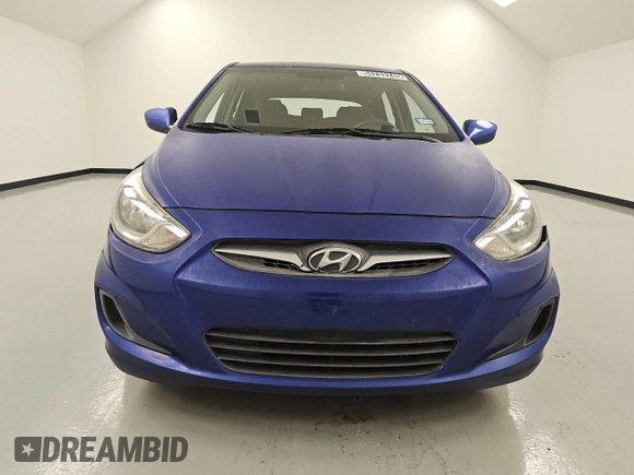 2014 Hyundai Accent GS z VIN KMHCT5AE0EU141822, wystawiony jako Copart lot #54233245 z przebiegiem 137 510 mil mil oraz Czysty tytuł • Clean title. Historia ofert i sprzedaży dostępna na DreamBid. Obrazek 5.