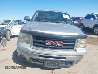 2010 GMC Sierra 1500 SLT z VIN 3GTRKWE30AG232120, wystawiony jako IAAI lot #41681642 z przebiegiem 156 058 mil mil oraz . Historia ofert i sprzedaży dostępna na DreamBid. Obrazek 13.