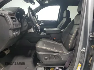 2023 Chevrolet Suburban Premier z VIN 1GNSCFKD9PR327710, wystawiony jako Copart lot #66029945 z przebiegiem 33 088 mil mil oraz Czysty tytuł • Clean title. Historia ofert i sprzedaży dostępna na DreamBid. Obrazek 7.