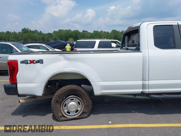 2017 Ford F-250 XLT с VIN 1FT7X2B62HEE58337, выставлен на аукционе IAAI как лот 42553732 с пробегом 136 291 миль миль и . История ставок и продаж доступна на DreamBid. Изображение 18.