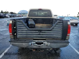 2005 Ford Super Duty F-250 XL with VIN 1FTSX205X5EA72216, listed as a Copart auction lot 44575325 with 217,271 mi miles and Salvage Title. Bid and sale history available at carsss.com. Image 6.