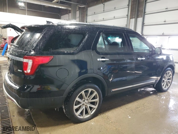 2017 Ford Explorer Limited with VIN 1FM5K8FH4HGC02429, listed as a Copart auction lot 45904135 with 117,238 mi miles and Clean Title. Bid and sale history available at carsss.com. Image 3.