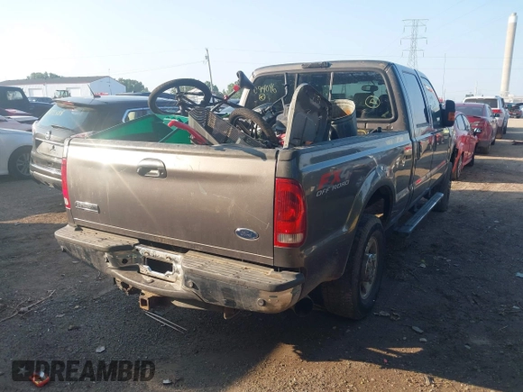 2005 Ford F-250 XL с VIN 1FTSW21PX5EC94046, выставлен на аукционе IAAI как лот 42447824 с пробегом 218 587 миль миль и . История ставок и продаж доступна на DreamBid. Изображение 4.