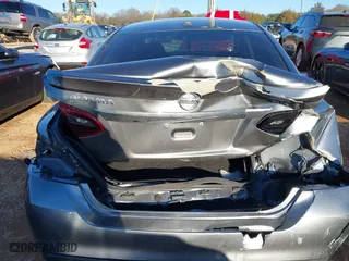 2018 Nissan Altima 2.5 SL with VIN 1N4AL3AP1JC270966, listed as a IAAI auction lot 41331808 with 130,846 mi miles. Bid and sale history available at carsss.com. Image 16.