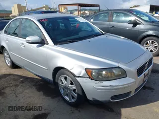 2007 Volvo S40 2.4L z VIN YV1MS382672281166, wystawiony jako IAAI lot #41926328 z przebiegiem 112 864 mil mil oraz . Historia ofert i sprzedaży dostępna na DreamBid. Obrazek 1.
