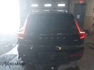 2019 Volvo XC40 Momentum with VIN YV4162XZ6K2015495, listed as a IAAI auction lot 41249446 with 44,597 mi miles and . Bid and sale history available at carsss.com. Image 16.