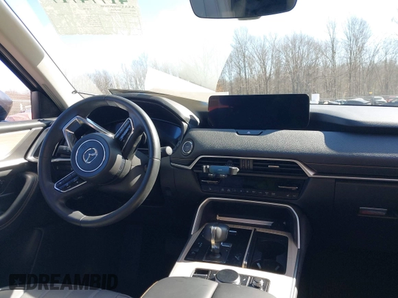2024 Mazda CX-90 Preferred z VIN JM3KKBHA8R1180077, wystawiony jako IAAI lot #41774717 z przebiegiem 10 992 mil mil oraz . Historia ofert i sprzedaży dostępna na DreamBid. Obrazek 5.
