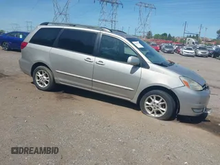 2004 Toyota Sienna XLE with VIN 5TDBA22C64S025481, listed as a IAAI auction lot 42140330 with 167,124 mi miles. Bid and sale history available at carsss.com. Image 1.