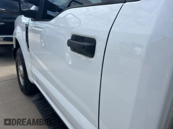 2019 Ford F-250 XL with VIN 1FDBF2A62KEE59702, listed as a IAAI auction lot 42767178 with 120,172 mi miles and . Bid and sale history available at DreamBid. Image 18.
