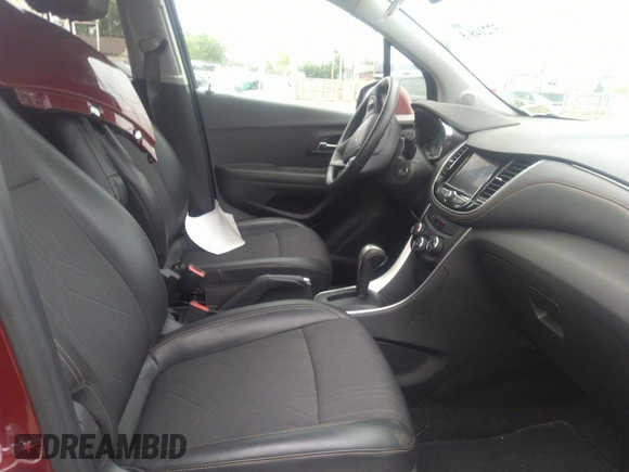 2021 Chevrolet Trax LT with VIN KL7CJPSM4MB367798, listed as a IAAI auction lot 37214815 with 17,642 mi miles. Bid and sale history available at carsss.com. Image 5.