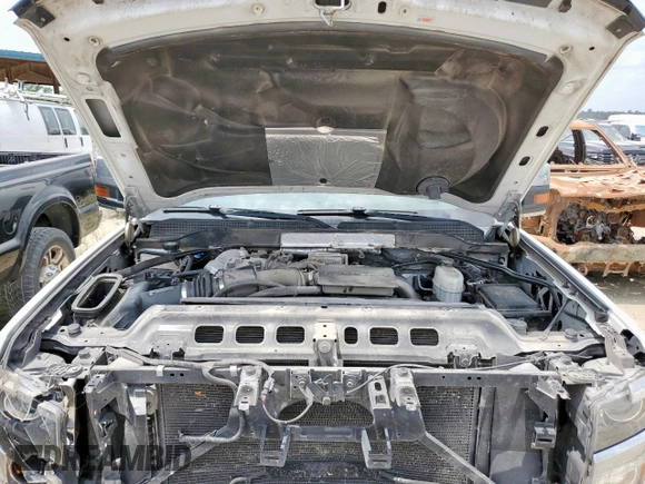 2019 Chevrolet Silverado 3500HD LTZ z VIN 1GC4KXEYXKF162334, wystawiony jako Copart lot #57186785 z przebiegiem 129 564 mil mil oraz Szkoda całkowita • Salvage title. Historia ofert i sprzedaży dostępna na DreamBid. Obrazek 12.