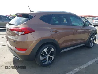 2017 Hyundai Tucson Value z VIN KM8J33A21HU495872, wystawiony jako IAAI lot #42235210 z przebiegiem 158 185 mil mil oraz . Historia ofert i sprzedaży dostępna na DreamBid. Obrazek 4.