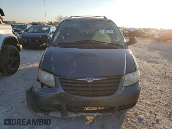 2006 Chrysler Town & Country with VIN 1A8GP45R96B529235, listed as a Copart auction lot 81339734 with 259,237 mi miles and Salvage Title. Bid and sale history available at DreamBid. Image 5.