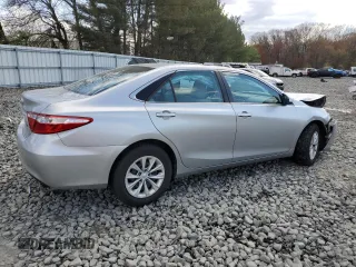 2015 Toyota Camry XLE with VIN 4T4BF1FK2FR459619, listed as a Copart auction lot 53112415 with 136,723 mi miles and Salvage Title. Bid and sale history available at carsss.com. Image 3.