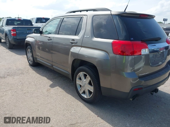 2010 GMC Terrain SLE-2 z VIN 2CTFLDEY4A6340188, wystawiony jako IAAI lot #42478916 z przebiegiem 81 123 mil mil oraz . Historia ofert i sprzedaży dostępna na DreamBid. Obrazek 3.