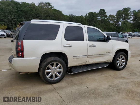 2010 GMC Yukon Denali with VIN 1GKUCEEF2AR119463, listed as a Copart auction lot 71236674 with 233,731 mi miles and Salvage Title. Bid and sale history available at carsss.com. Image 3.