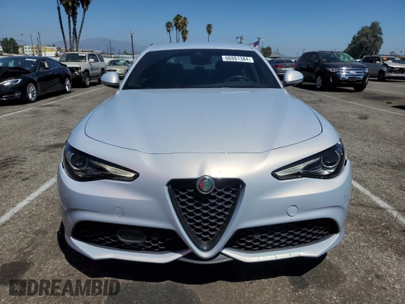 2022 Alfa Romeo Giulia z VIN ZARFAMAN6N7660086, wystawiony jako Copart lot #66881384 z przebiegiem 29 682 mil mil oraz Szkoda całkowita • Salvage title. Historia ofert i sprzedaży dostępna na DreamBid. Obrazek 5.