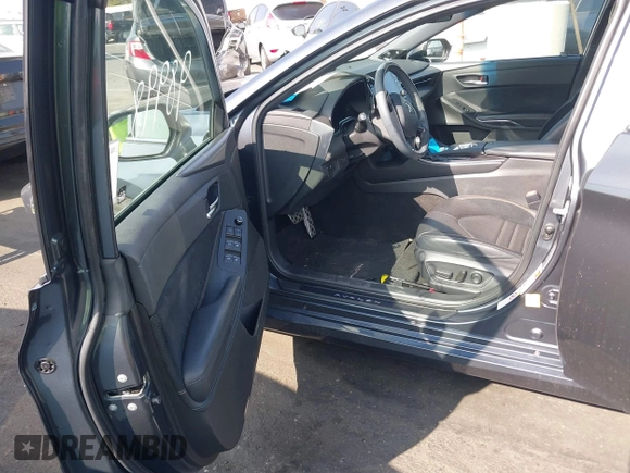 2019 Toyota Avalon XLE z VIN 4T1BZ1FB5KU030812, wystawiony jako IAAI lot #41498998 z przebiegiem 31 986 mil mil oraz . Historia ofert i sprzedaży dostępna na DreamBid. Obrazek 5.