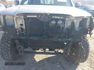 2006 Toyota Tacoma with VIN 5TEUU42N86Z253260, listed as a IAAI auction lot 41628070 with 194,352 mi miles. Bid and sale history available at carsss.com. Image 5.