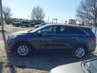 2019 Kia Sorento LX with VIN 5XYPGDA38KG515237, listed as a IAAI auction lot 41782259 with 55,543 mi miles. Bid and sale history available at carsss.com. Image 14.