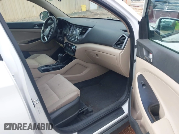 2017 Hyundai Tucson SE z VIN KM8J23A49HU580043, wystawiony jako IAAI lot #42181640 z przebiegiem 113 976 mil mil oraz . Historia ofert i sprzedaży dostępna na DreamBid. Obrazek 5.