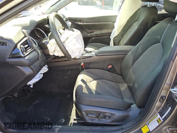 2023 Toyota Camry LE z VIN 4T1R11AKXPU764124, wystawiony jako Copart lot #47268875 z przebiegiem 37 406 mil mil oraz Szkoda całkowita • Salvage title. Historia ofert i sprzedaży dostępna na DreamBid. Obrazek 7.