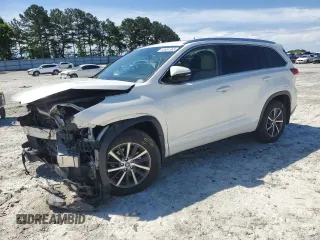 2017 Toyota Highlander XLE with VIN 5TDKZRFH3HS521741, listed as a Copart auction lot 55981365 with 91,680 mi miles and Salvage title. Bid and sale history available at DreamBid. Image 1.