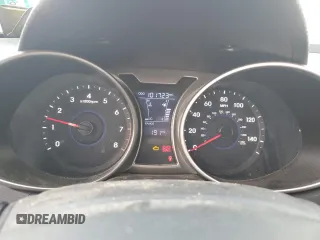 2012 Hyundai Veloster w/Gray Int with VIN KMHTC6AD6CU077585, listed as a Copart auction lot 84170474 with 101,723 mi miles and Salvage title. Bid and sale history available at DreamBid. Image 9.