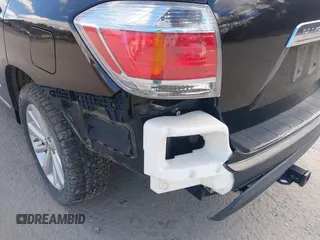 2013 Toyota Highlander Limited with VIN JTEDC3EH4D2014739, listed as a IAAI auction lot 41897547 with 309,926 mi miles and . Bid and sale history available at DreamBid. Image 6.