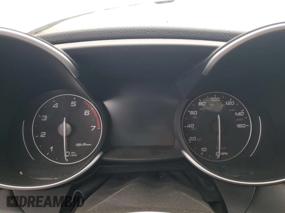 2019 Alfa Romeo Giulia z VIN ZARFAMAN6K7598202, wystawiony jako Copart lot #50883345 z przebiegiem Nie podano mil oraz Szkoda całkowita • Salvage title. Historia ofert i sprzedaży dostępna na DreamBid. Obrazek 9.