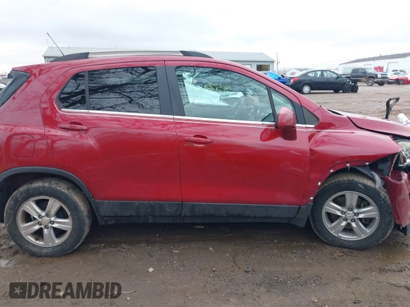 2015 Chevrolet Trax LT with VIN KL7CJLSB2FB117132, listed as a IAAI auction lot 40924586 with 83,170 mi miles. Bid and sale history available at carsss.com. Image 13.