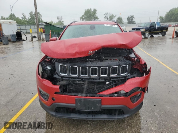 2019 Jeep Compass Latitude with VIN 3C4NJCBB0KT613695, listed as a Copart auction lot 61493135 with 103,602 mi miles and Salvage title. Bid and sale history available at DreamBid. Image 5.